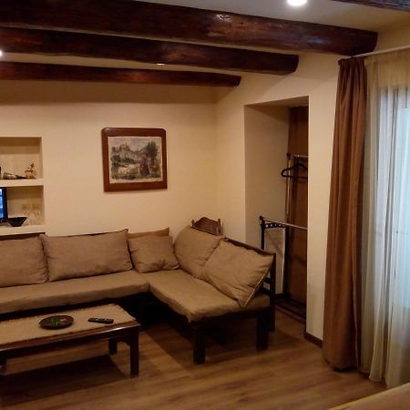 Low Budget Room With King Size Bed Tbilisi Exterior foto