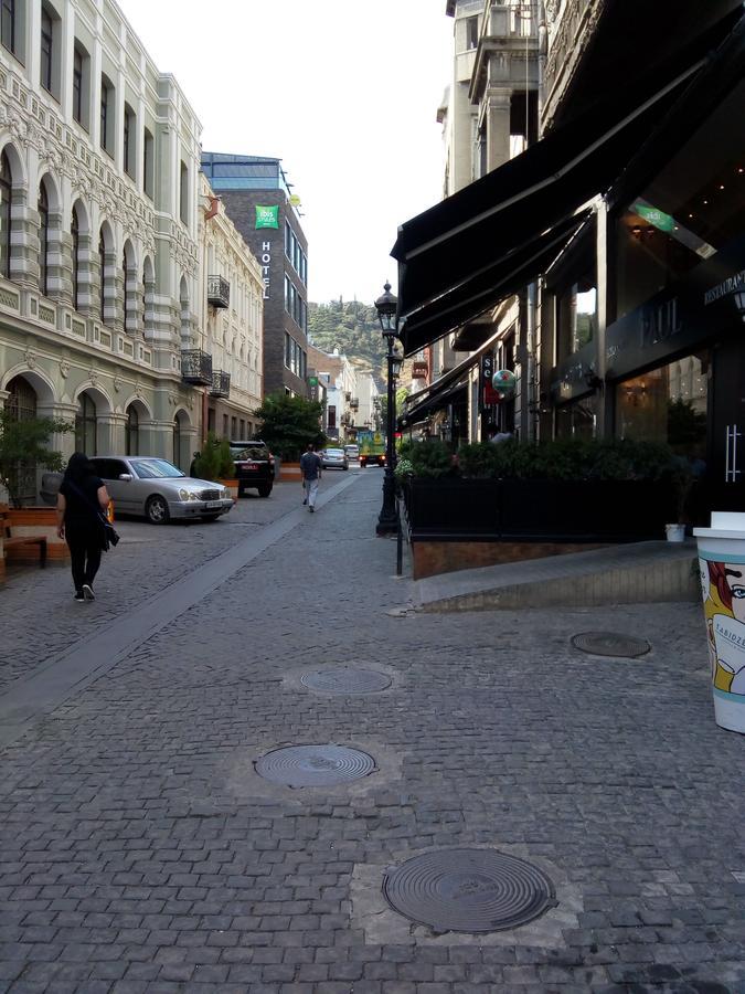 Low Budget Room With King Size Bed Tbilisi Exterior foto