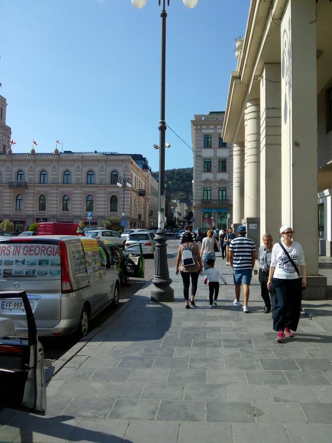 Low Budget Room With King Size Bed Tbilisi Exterior foto