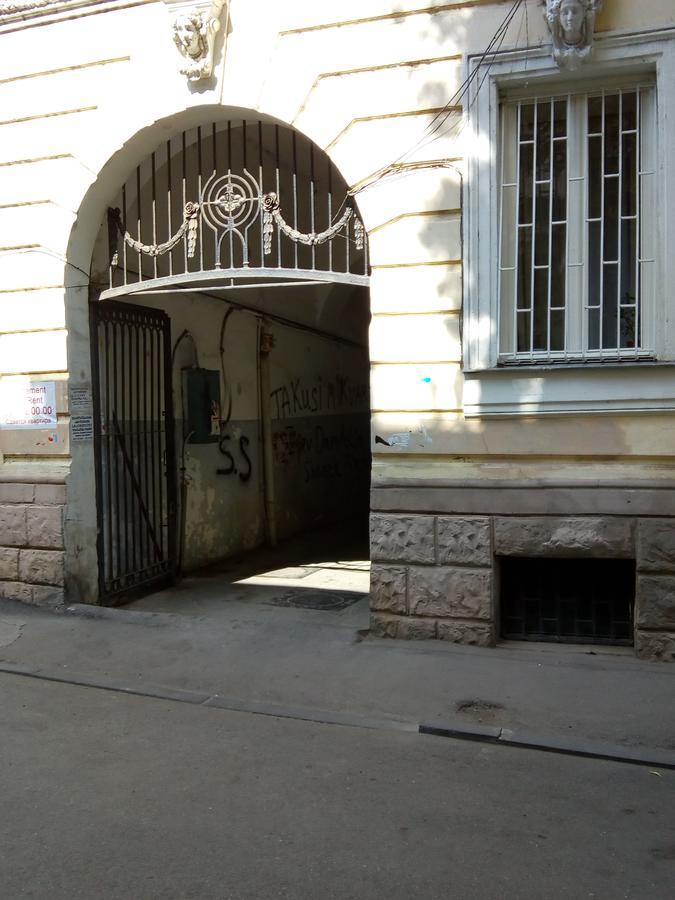 Low Budget Room With King Size Bed Tbilisi Exterior foto