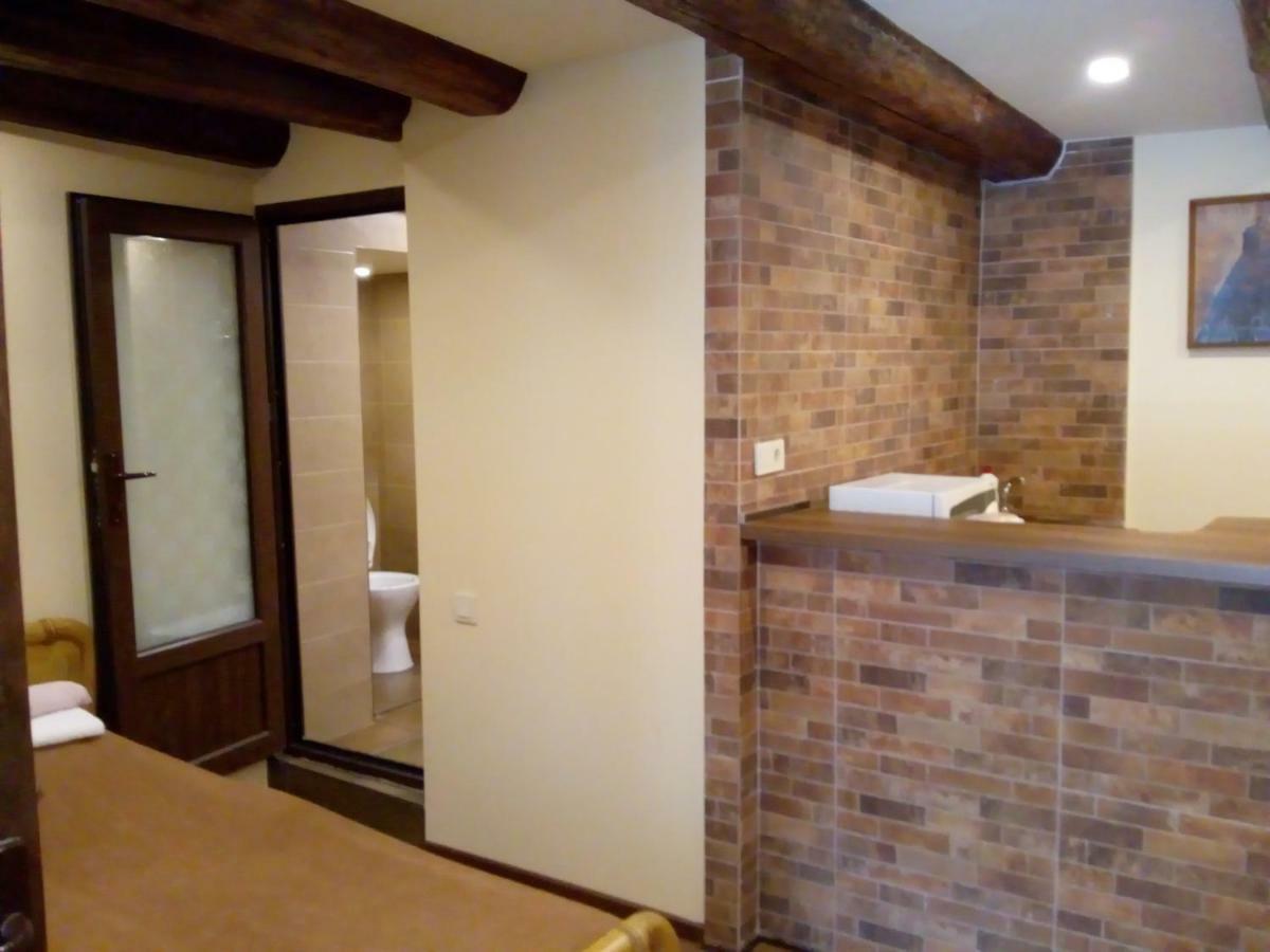Low Budget Room With King Size Bed Tbilisi Exterior foto